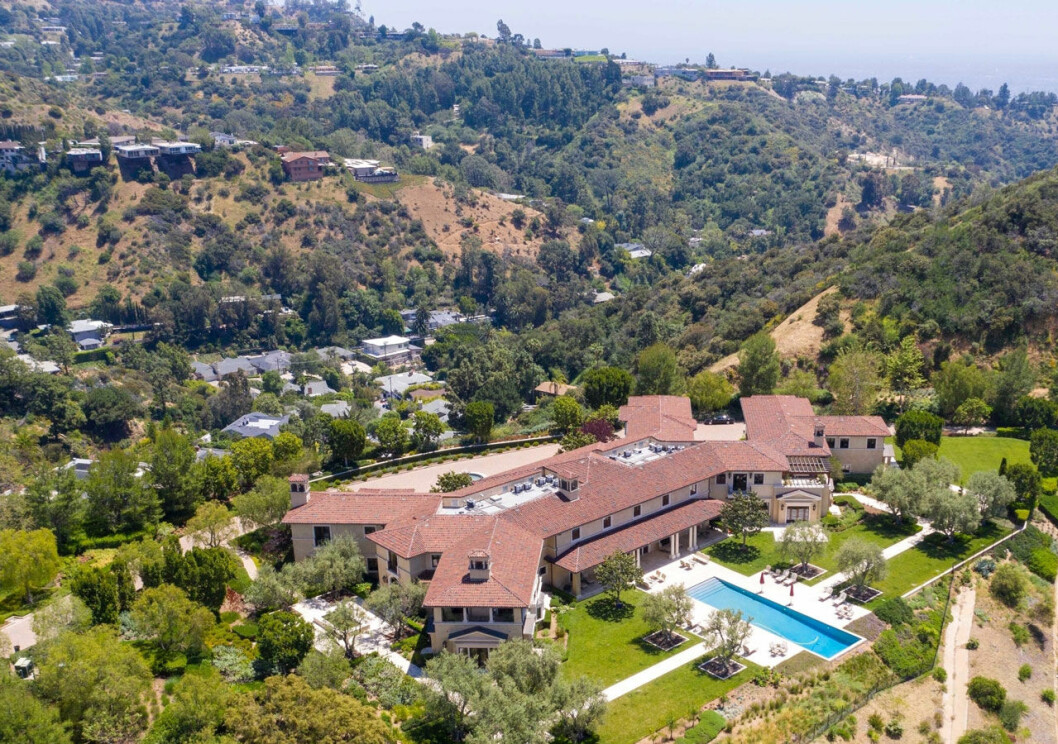 Bevakningen är nästan i klass med den kungliga. Meghans och prins Harrys nya hus i Malibu, Los Angeles.