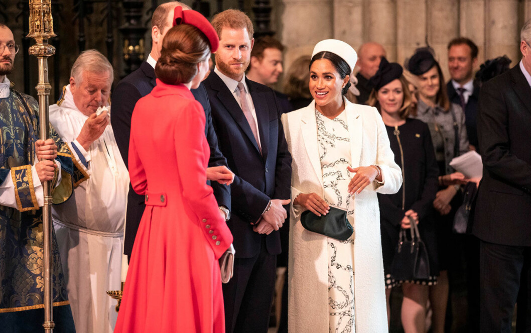 Den 11 mars, på Commonwealth day, såg vi Meghan och Kate mingla. Meghan och Kate i kyrkan