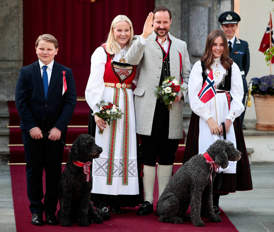 Mette-Marit med familj på 17 maj