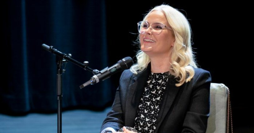 Mette-Marit gör bara ett fåtal utvalda uppdrag, och hon måste kunna ställa in om hon mår dåligt. mette-marit kronprinsessan