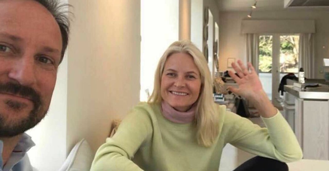 En hälsning från Haakon och Mette-Marit på Skaugum! mette-marit haakon