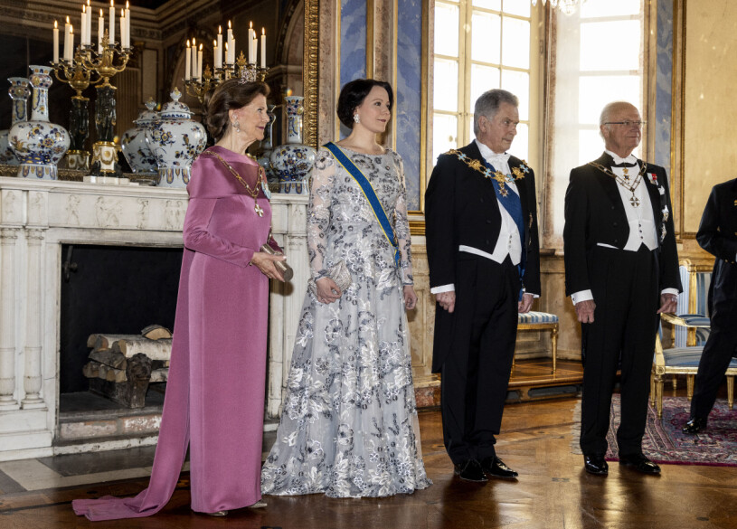 Kungaparet och presidentparet på galamiddag – slående stiliga!