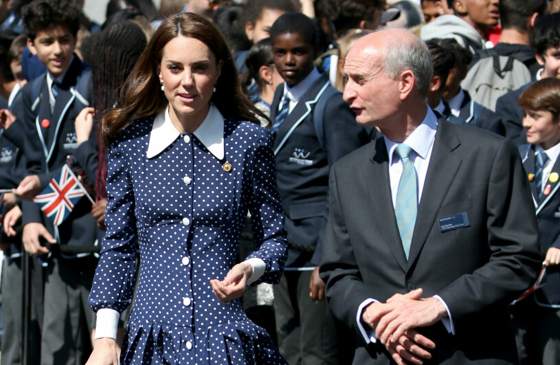 Kate har ett flertal eleganta "polkadot-prickiga" klänningar i sin garderob. Kate Middleton
