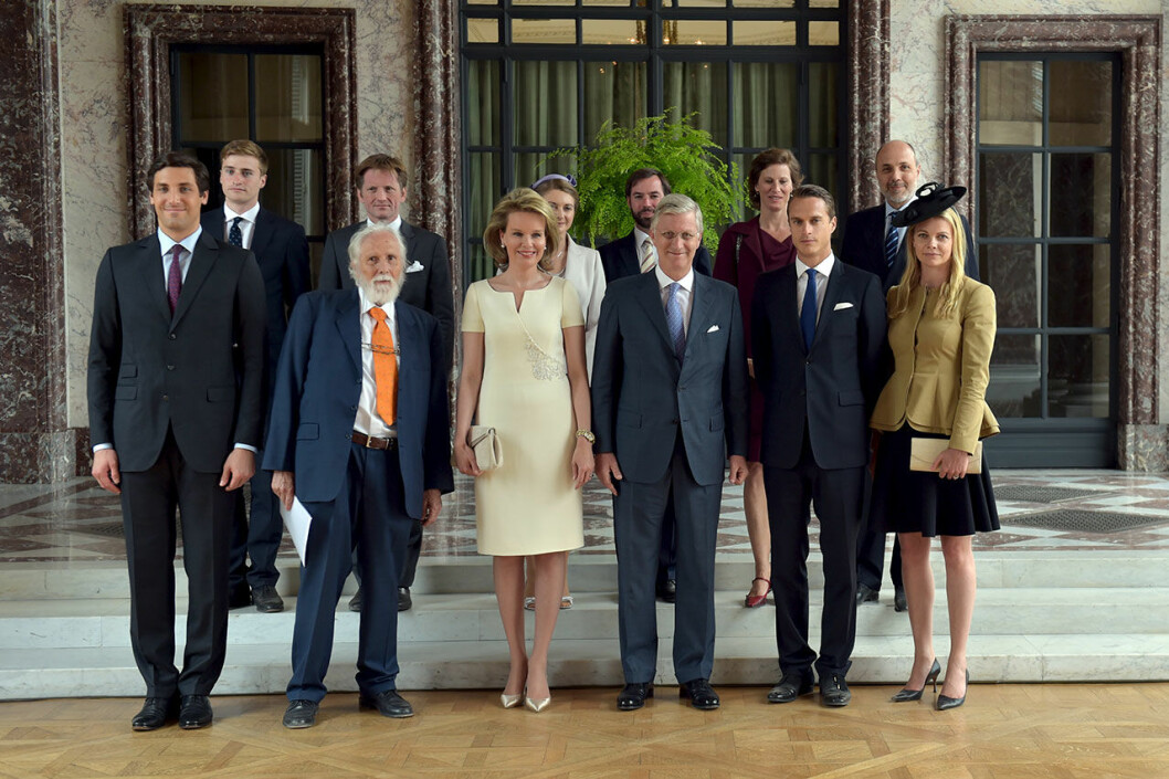 Prins Jean-Christophe Napoleon (från vänster till höger främre raden), prins Nikolaus Blucher, drottning Mathilde och kung Phillippe av Belgien, Earl Arthur och grevinnan av Mornington, Lord Frederick Wellesley (vänster till höger bakre raden), Prins Pieter-Christiaan av Orange-Nassau, prinsessan Stephanie och arvprins Guillaume av Luxemburg, Earl Lukas och grevinnan Blucher i Waterloo i juni 2015. Prins av huset Bonaparte, Napoleon