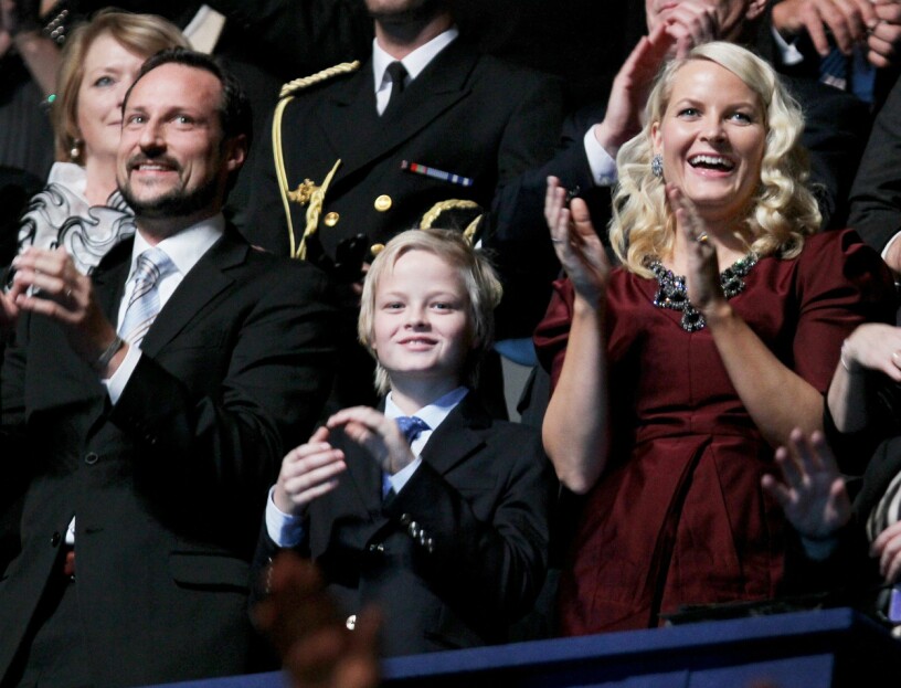 När Nobels fredspris delas ut i Oslo brukar Mette-Marit glänsa – här har hon och Haakon tagit med sig Marius på den efterföljande konserten 2011.