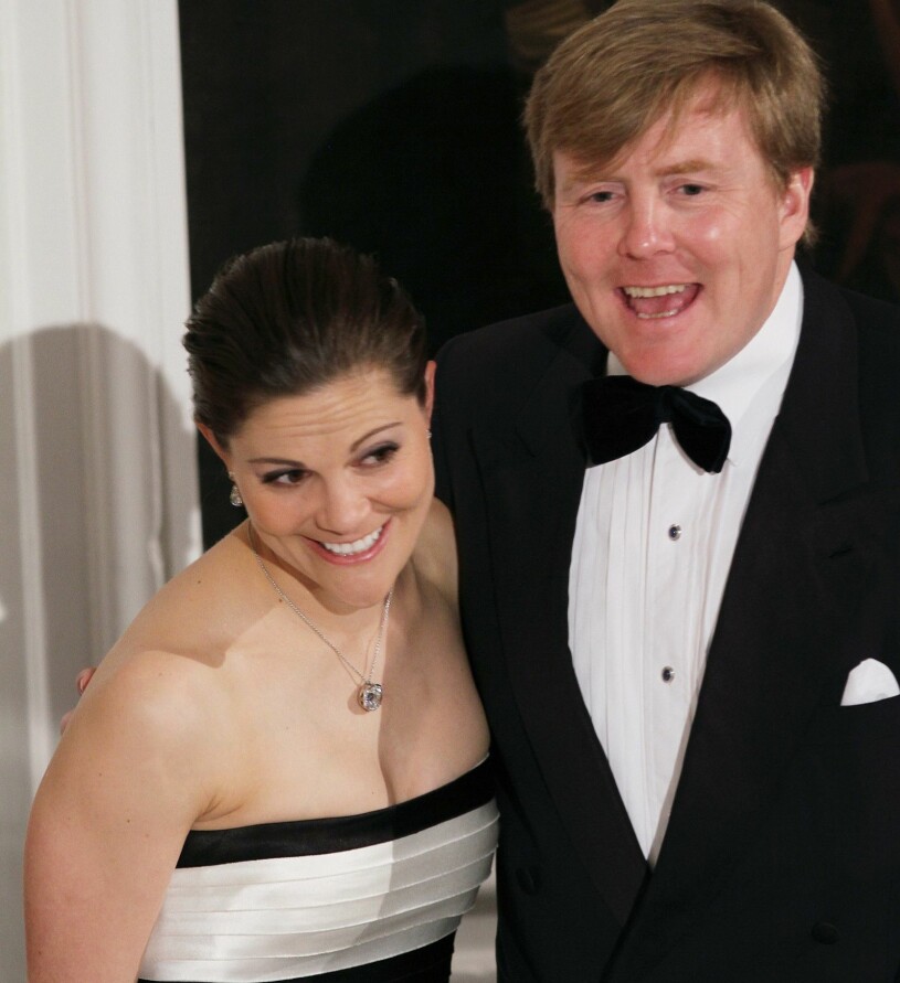 En gång i tiden kopplades Victoria och Willem-Alexander ihop som par – nu umgås de som vänner med sina familjer. Nederländernas kung Willem-Alexander och kronprinsessan Victoria