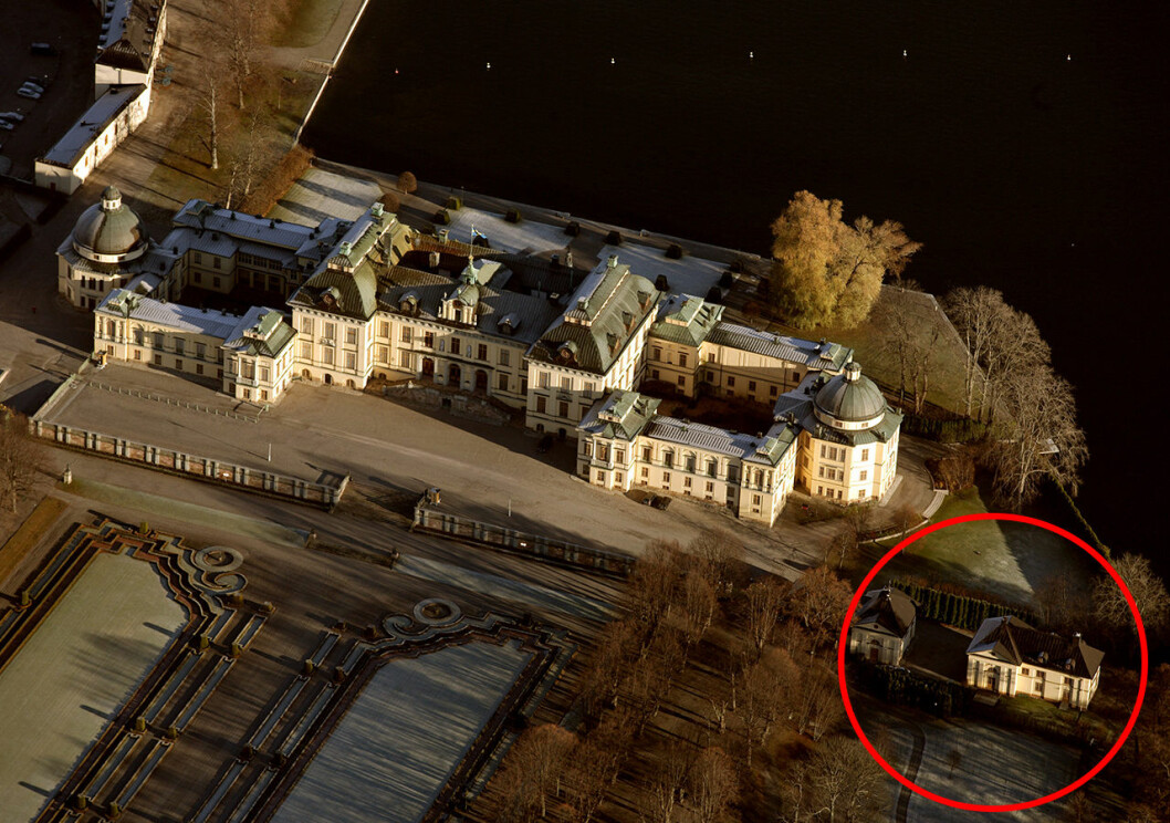 Nedre sjöflygelns totala yta är på 381 kvadrameter, fördelade på två våningar och en vind. Strandkanten ligger bara några meter bort. patrick sommerlath drottningholm slott