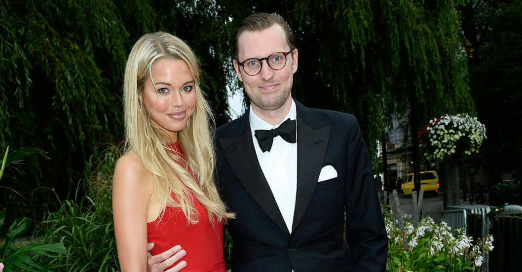 Clara var tidigare gift med H&M-arvingen Nils Tham. De skilde sig i slutet av 2017. Nils Tham och Clara Hallencreutz
