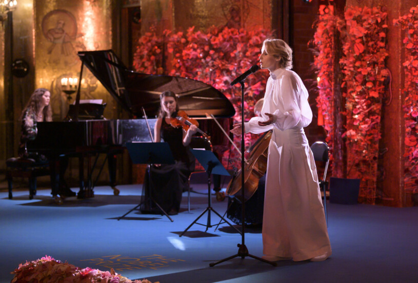 Stämningsfullt i stadshuset när Edda Magnason sjöng Edit Piafs Hymne à l'amour. Nobel 2020 Stockholms stadshus Edda Magnason sjunger Edith Piaf
