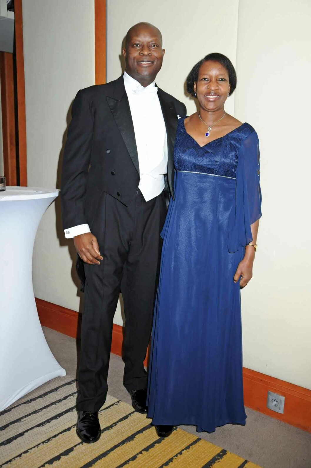 Botswanas ambassadörspar Lameck Nthekela och Ikanyeng Manka. Botswanas ambassadörspar Lameck Nthekela och Ikanyeng Manka.