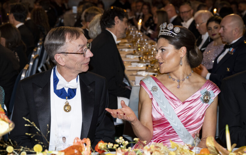 Victorias bordsherre på Nobelbanketten var Nobelpristagaren i fysiologi eller medicin, Svante Pääbo.