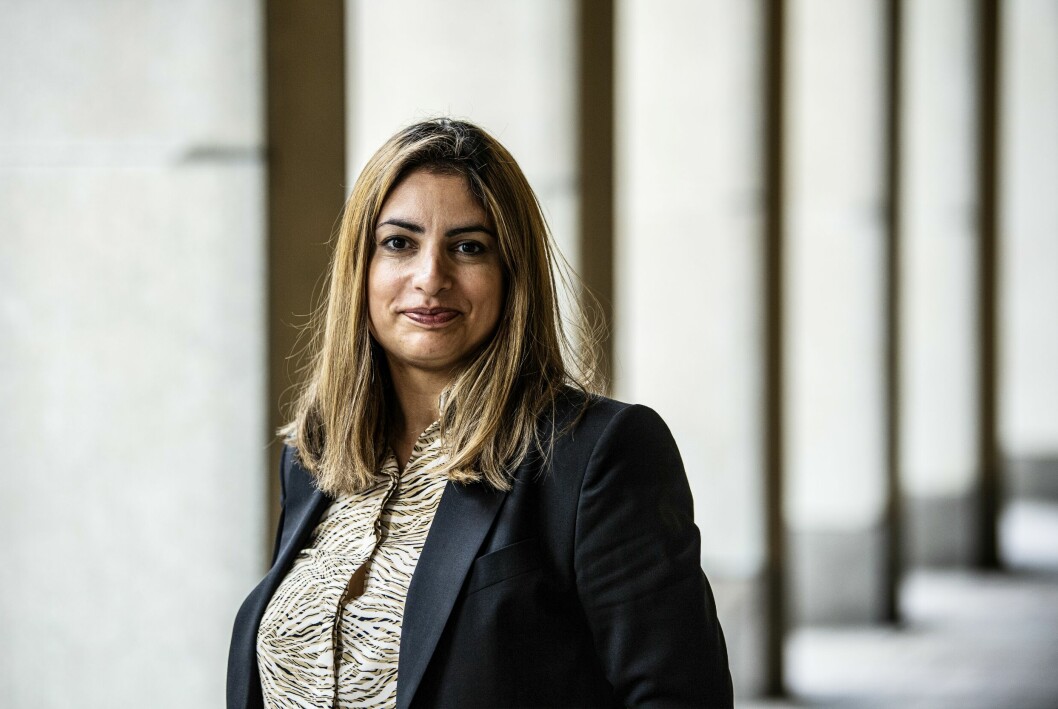 Vänsterpartiet med Nooshi i spetsen har satt hårt mot hårt i frågor kring marknadshyror och pensioner sedan hon tillträdde i november 2020 och vunnit striderna. Vänsterpartiets ledare Nooshi Dadgostar