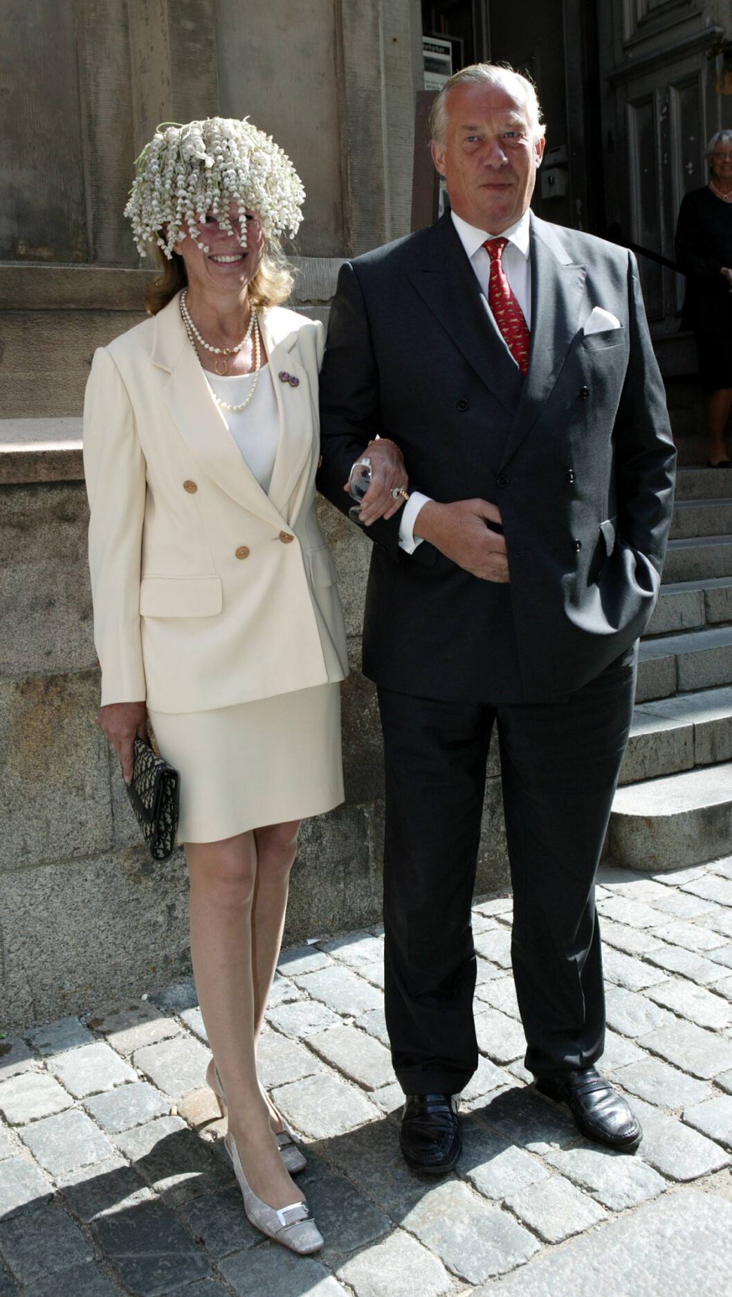 Peder Wachtmeister med hustrun Liane i tuff hatt från 50-talet. Peder Wachtmeister med hustrun Liane