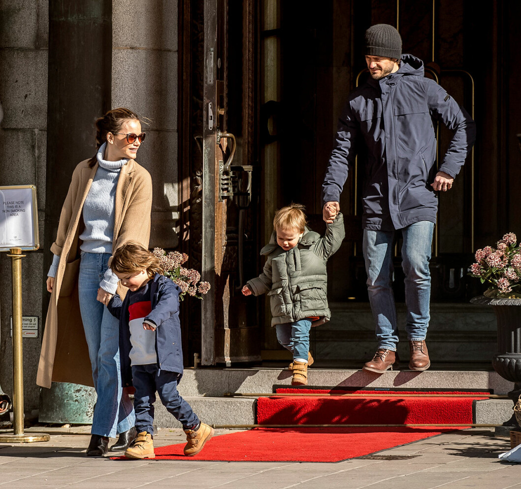 Nya bilderna på bröderna Alexander och Gabriel! nya bilder på prins gabriel