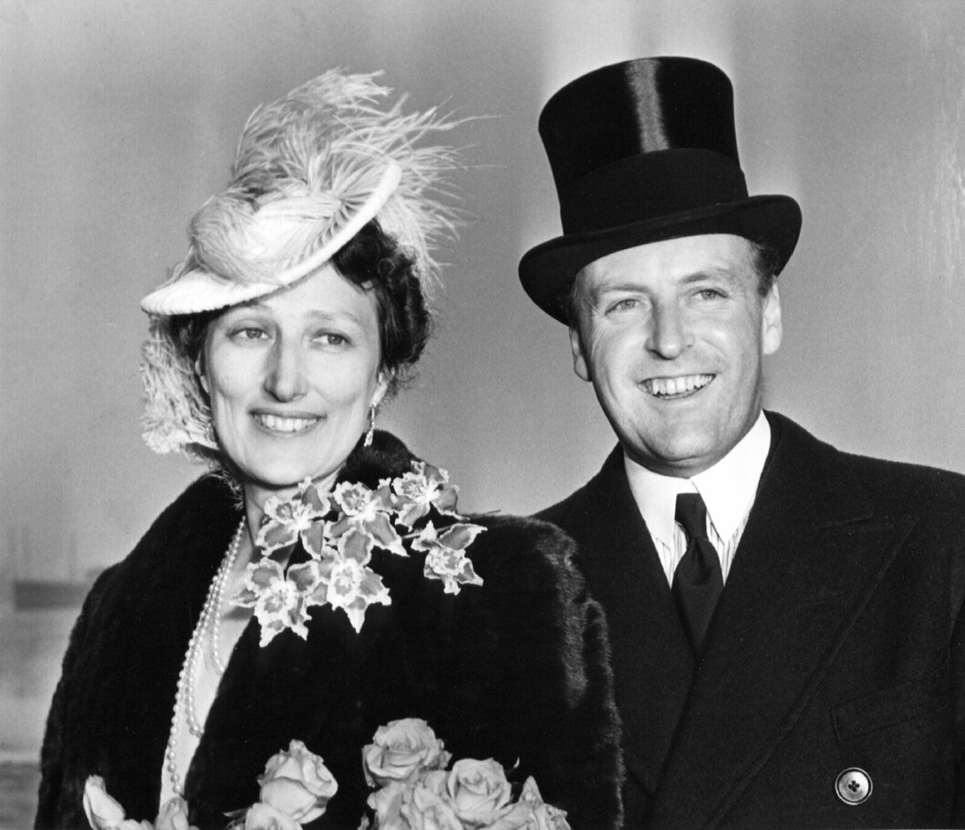 Norges kung Olav med sin fru Märtha, som var svensk prinsessa och dotter till prins Carl och prinsessan Ingeborg. Norges kung Olav med sin fru Märtha, som var svensk prinsessa och dotter till prins Carl och prinsessan Ingeborg.