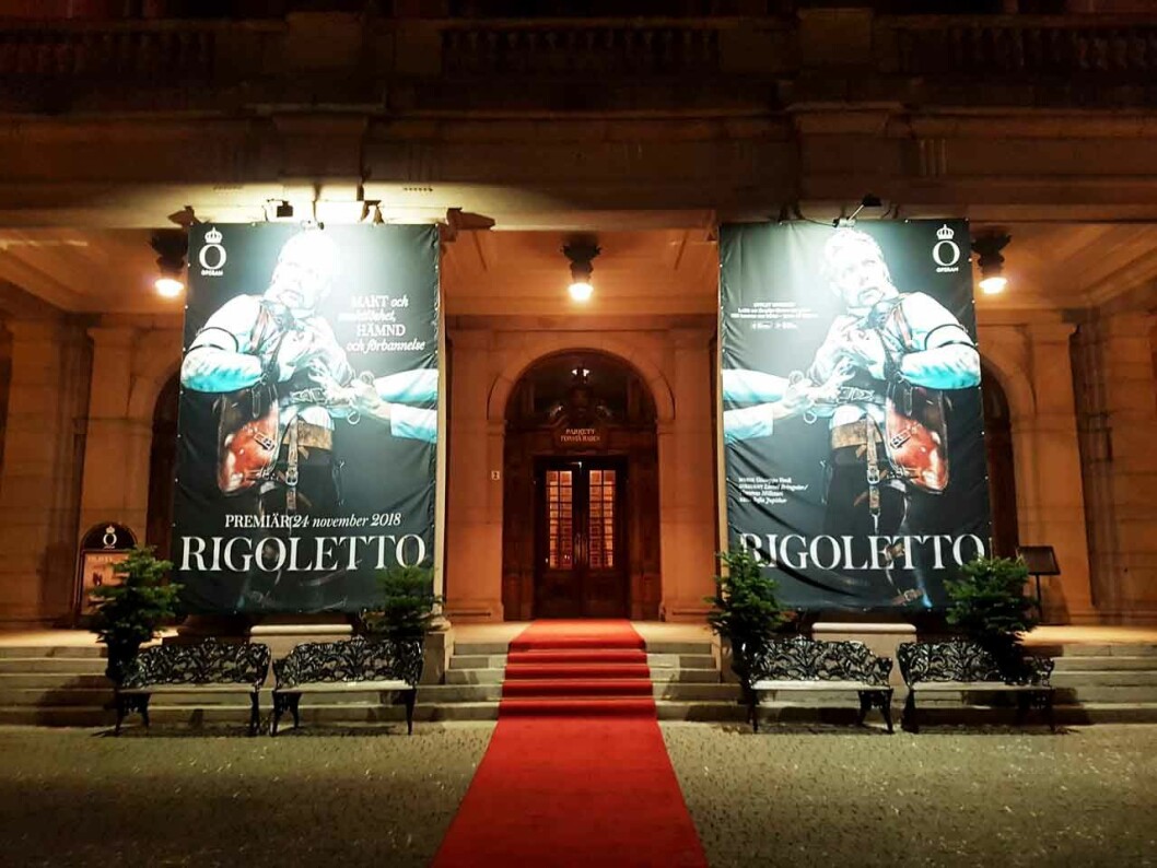 Röda mattan utrullad på Operan för succén Rigoletto. Röda mattan utrullad på Operan för succén Rigoletto.