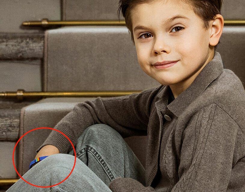 Prins Oscar och hans coola armband. Prins Oscars armband