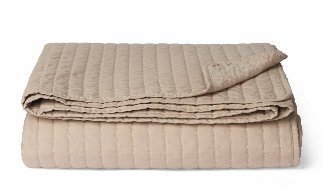 beige överkast från åhléns på rea