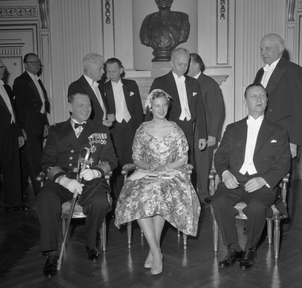 På myndighetsdagen, april 1958.