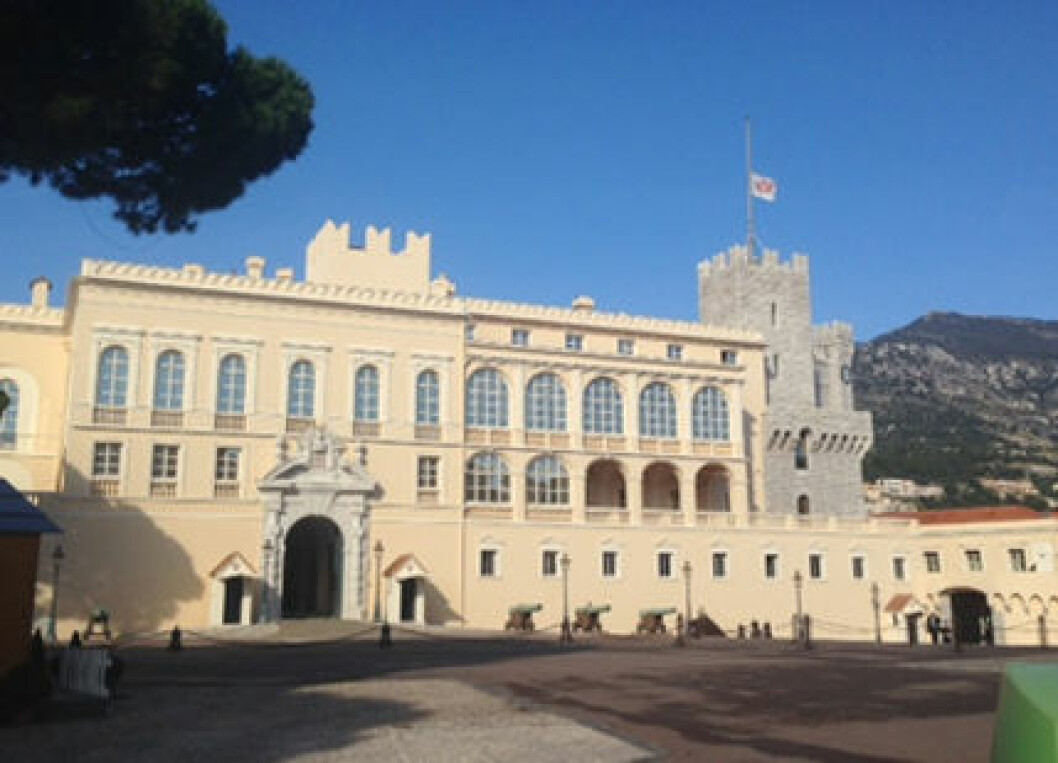 Den borgerliga vigseln hölls på Furstepalatset. Palats furstepalats Monaco