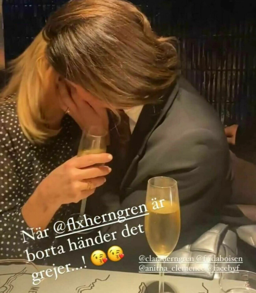 Pernilla Wahlgren och Clara Herngren började hångla – mitt på baren! Foto: Skärmdump Instagram Pernilla Wahlgren hånglar med Clara Herngren