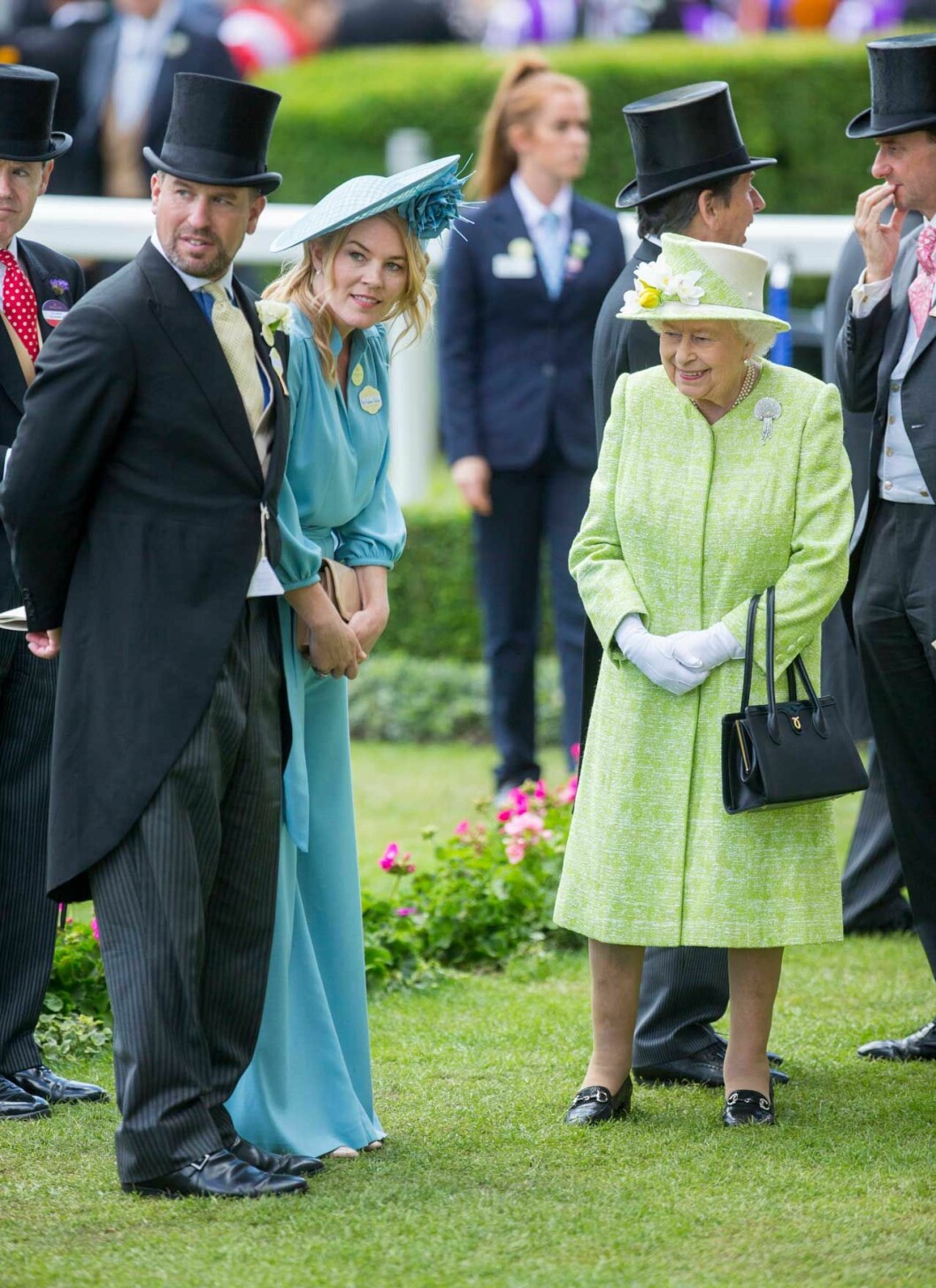 Peter och Autumn Phillips med Elizabeth på Royal Ascot. Peter och Autumn Phillips med Elizabeth