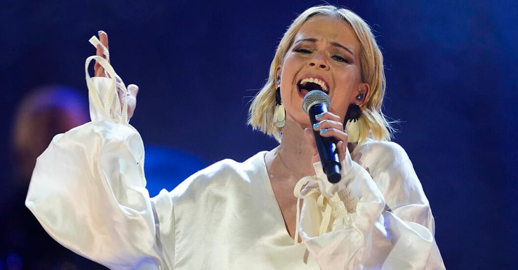 Petra Marklund var först känd under artistnamnet September, men för några år sedan ändrade hon riktning, tog tillbaka sitt eget namn och började sjunga på svenska. Hon är nu en av Sveriges mest etablerade och hyllade artister! Petra Marklund var först känd under artistnamnet September, men för några år sedan ändrade hon riktning, tog tillbaka sitt eget namn och började sjunga på svenska. Hon är nu en av Sveriges mest etablerade och hyllade artister!