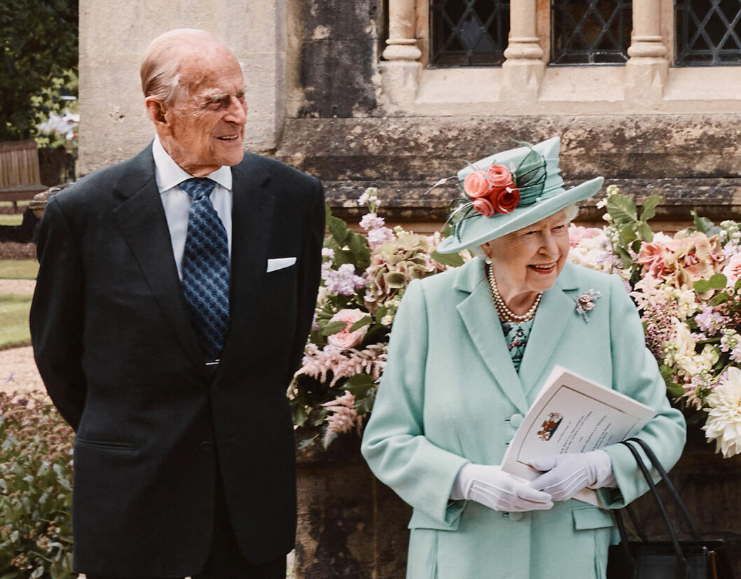 Elizabeth och Philip såg sitt barnbarn säga ja. Själva har de varit gifta i 73 år! Drottning Elizabeth och prins Philip på prinsessan Beatrice och Edoardo Mapelli Mozzis bröllop.