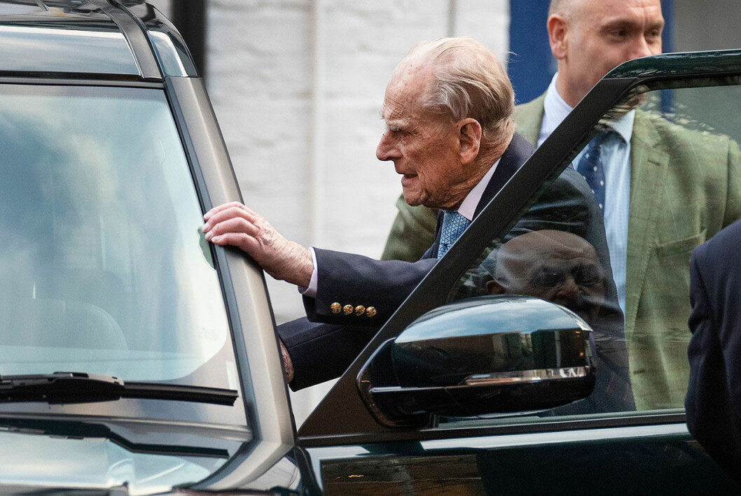 Prins Philip lämnar sjukhuset för att bege sig hem till Sandringham. Prins Philip lämnar sjukhuset
