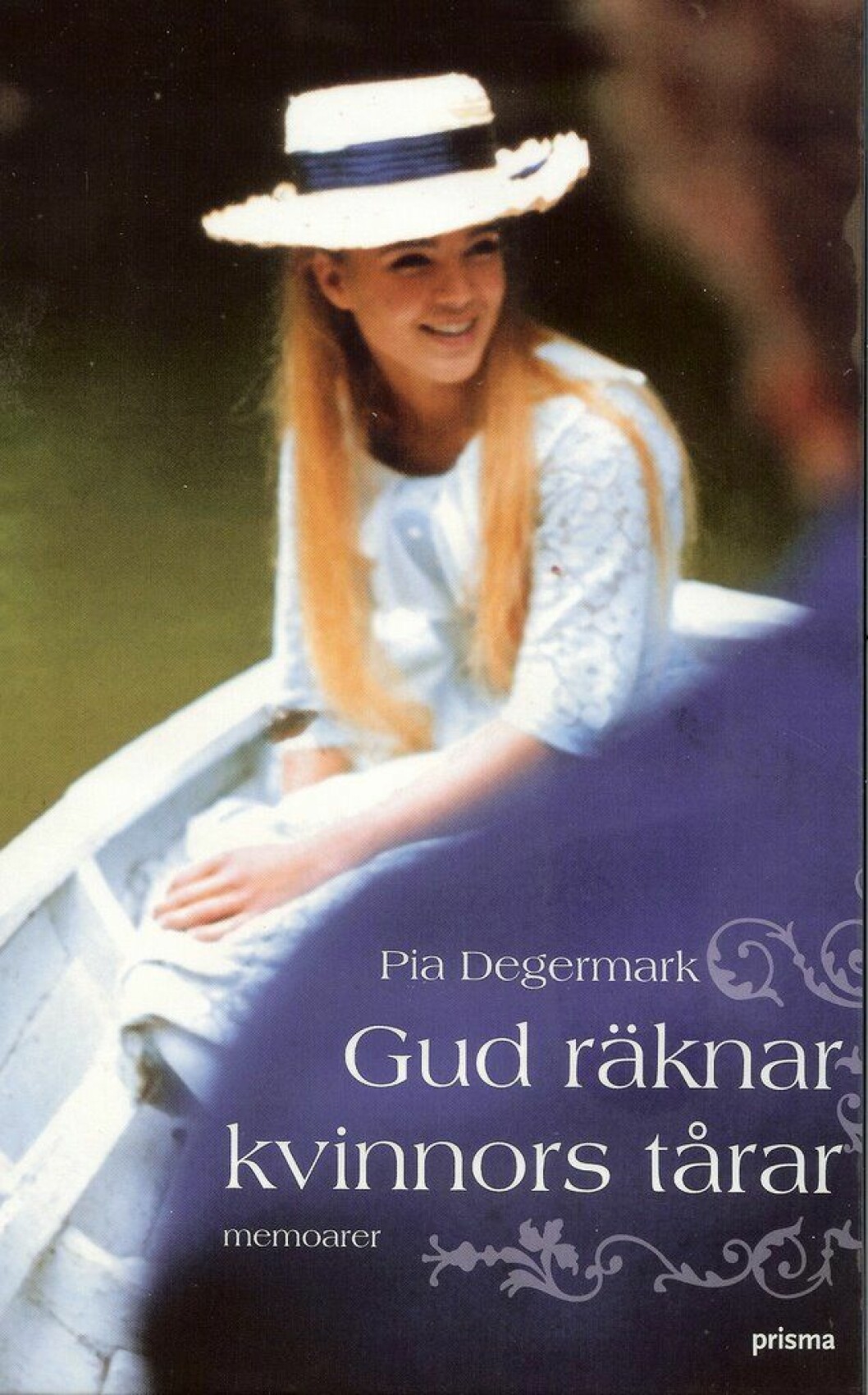 I boken Gud räknar kvinnors tårar berättar Pia om sitt omskakande och otroliga liv. I boken Gud räknar kvinnors tårar berättar Pia om sitt omskakande och otroliga liv.