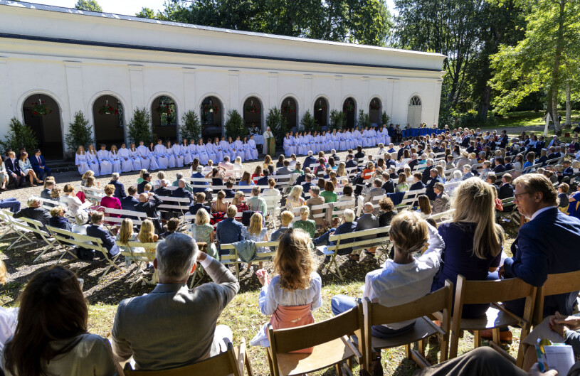 Konfirmationen på Medevi Brunn. Hans Rhodins konfirmationsläger på Medevi Brunn 2022