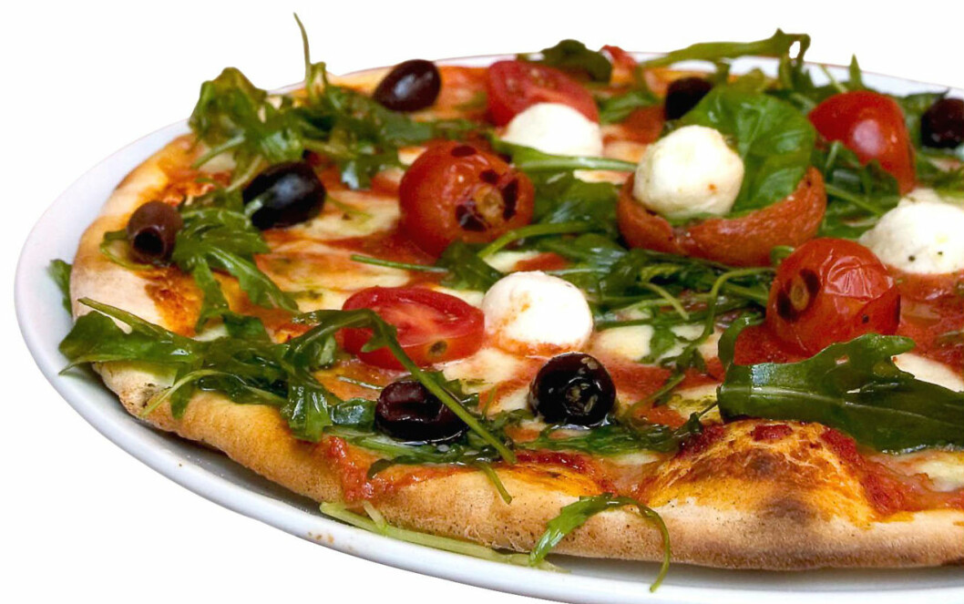 Prinsessan Estelles favoriträtt? Prinsessan Estelles favoriträtt pizza upplagd på ett fat.
