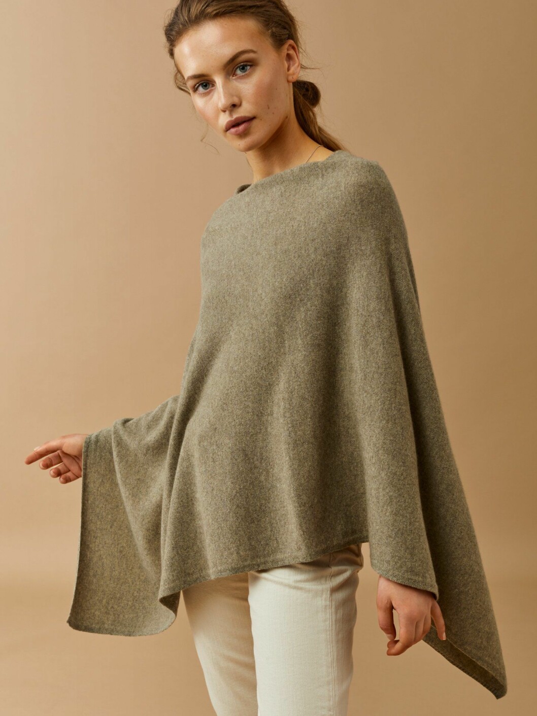 Poncho i kashmir från Soft Goat