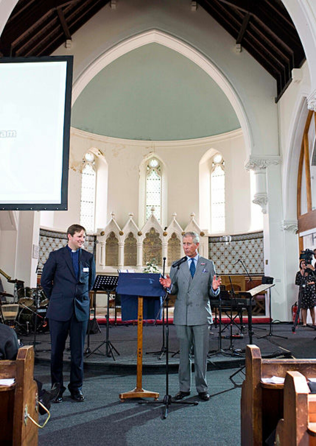 Prins Charles: God bless you! Prins Charles: God bless you!