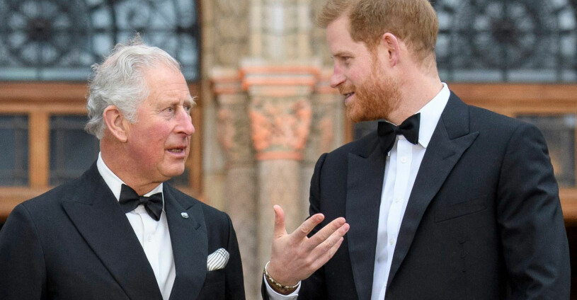Prins Harrys offentliga kritik mot kungafamiljen har sitt pris. Prins Charles Prins Harry