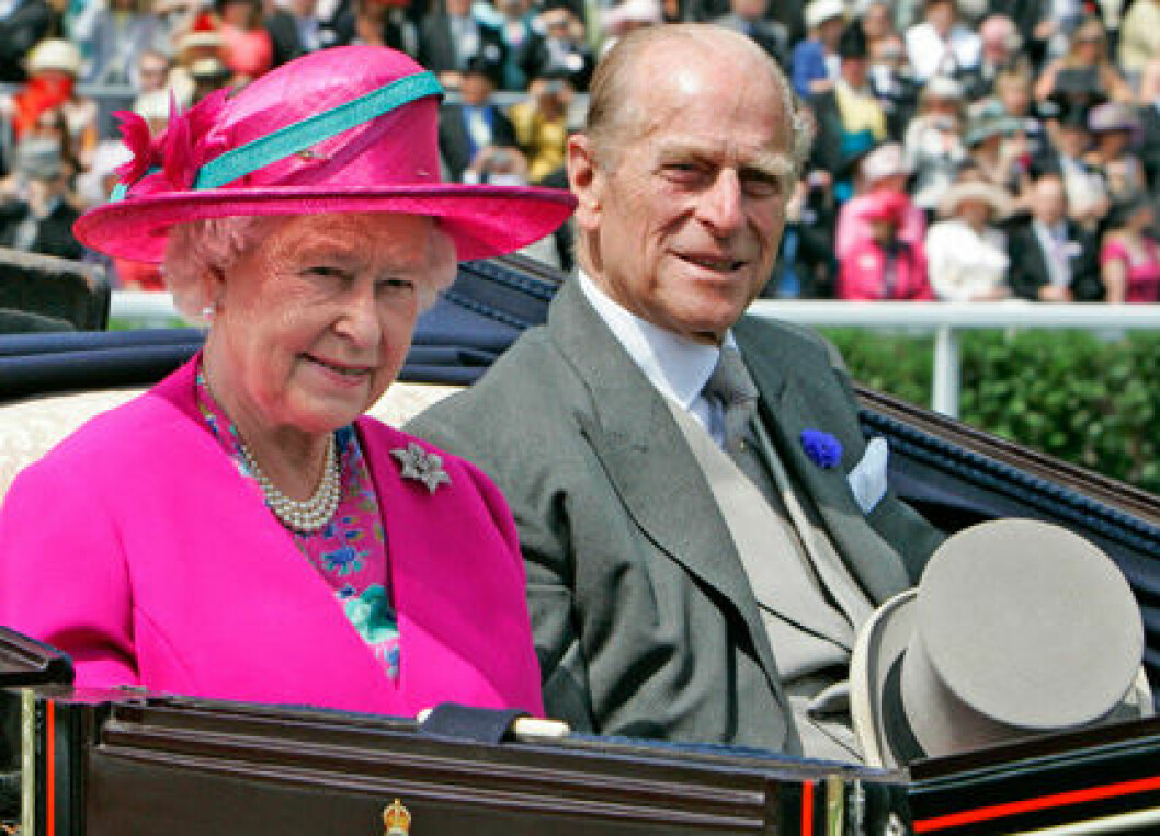 Prins Philip har målat av sin hustru drottning Elizabeth. Prins Philip har målat av sin hustru drottning Elizabeth.