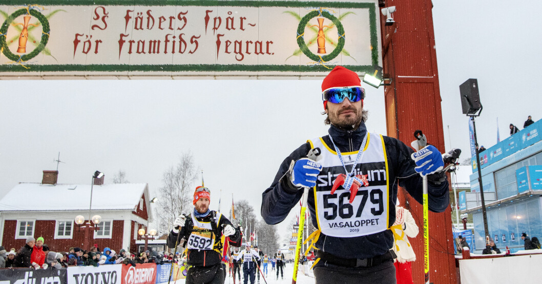 Prins Carl Philip åker i mål i Mora under Vasaloppet 2019. Prins Carl Philip, Vasaloppet