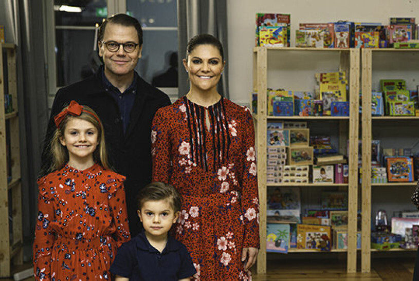 Ser du matchningen! Prins Daniel, kronprinsessan Victoria, prinsessan Estelle och prins Oscar