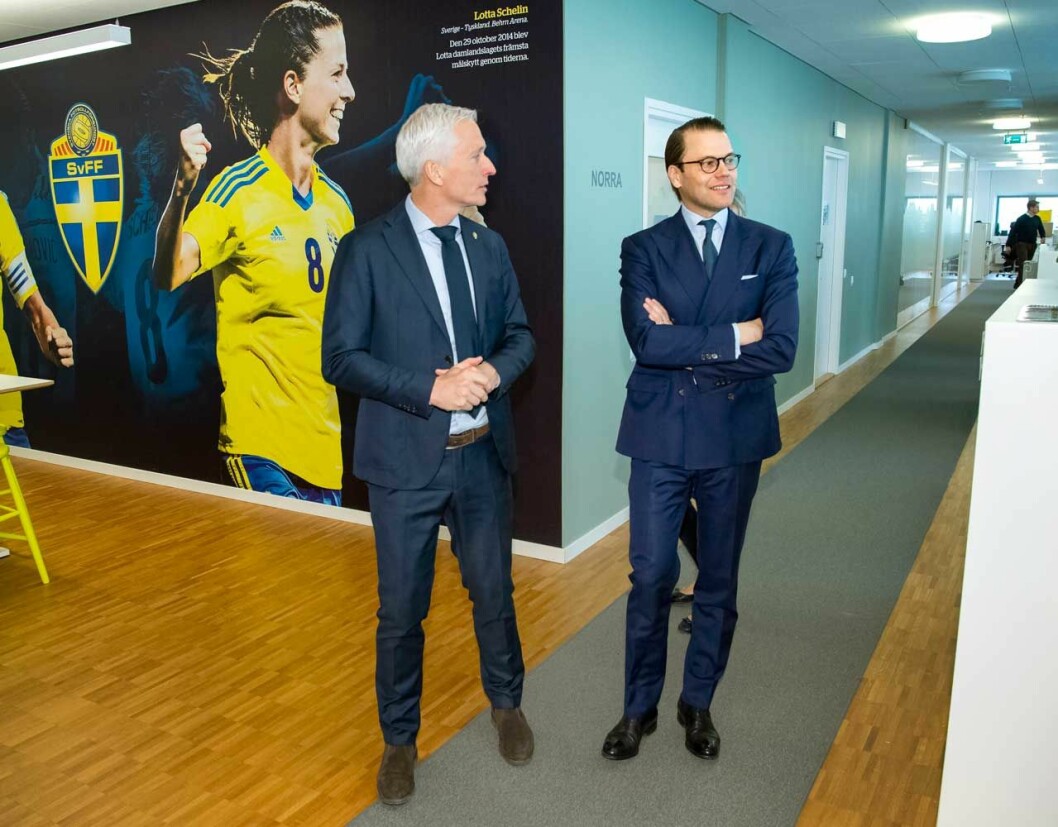 Prins Daniel på Fotbollförbundets kansli i Solna.
