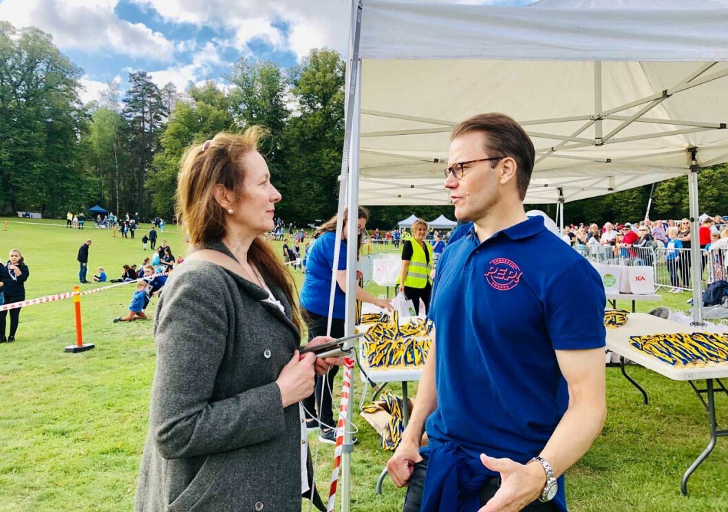 Det var en stolt prins Daniel som berättade om sin dotter. Prins Daniel blir intervjuad av Helena Wiklund Svensk Damtidning.