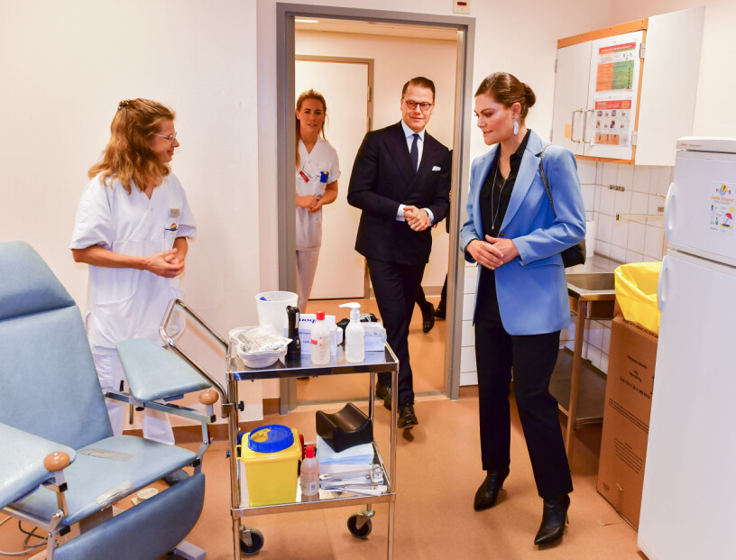 Daniel och Victoria i torsdags, under besöket på Kullbergska sjukhuset i Katrineholm Prins Daniel Kronprinsessan Victoria
