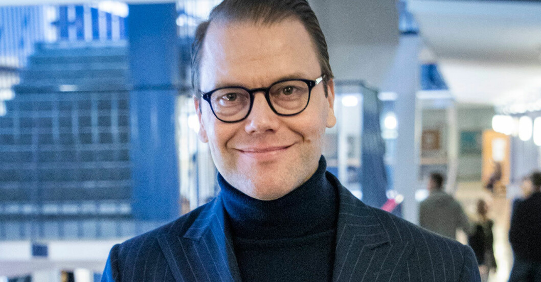 Numera nöjer sig Daniel med att peppa andra att våga starta eget. Och sitt brinnande engagemang för att få svenska folket att röra på sig har han kvar. Prins Daniel i polotröja på uppdrag med sitt Fellowship.