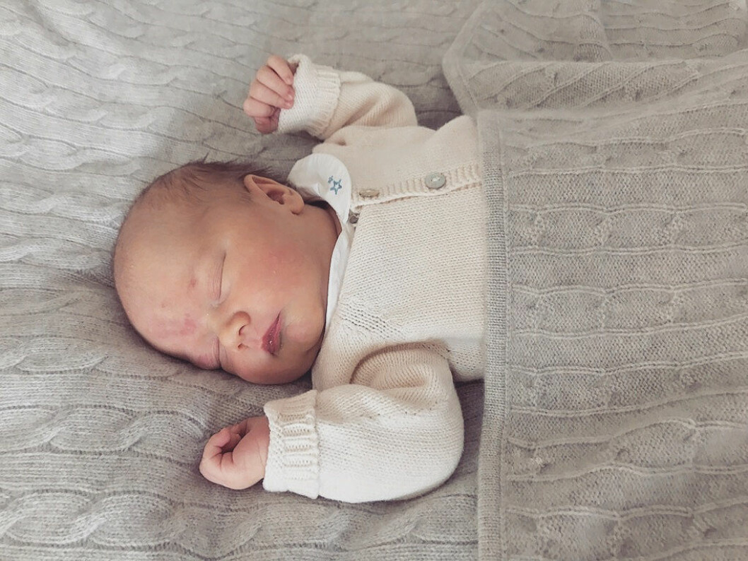 Den allra första bilden på prins Gabriel! Prins Gabriel nyfödd