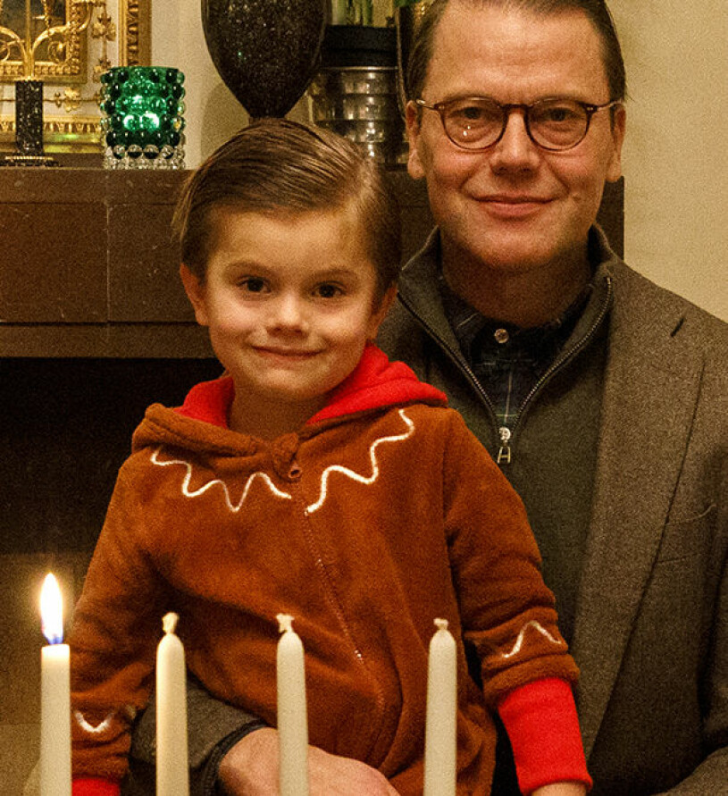 Charmprinsen med sin pappa. Prins Oscar Prins Daniel