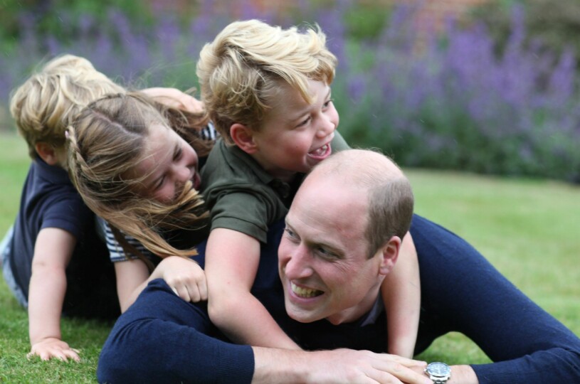 En vanlig dag hemma hos småbarnsföräldrarna William och Kate. Prins William Prins George Prinsessan Charlotte Prins Louis