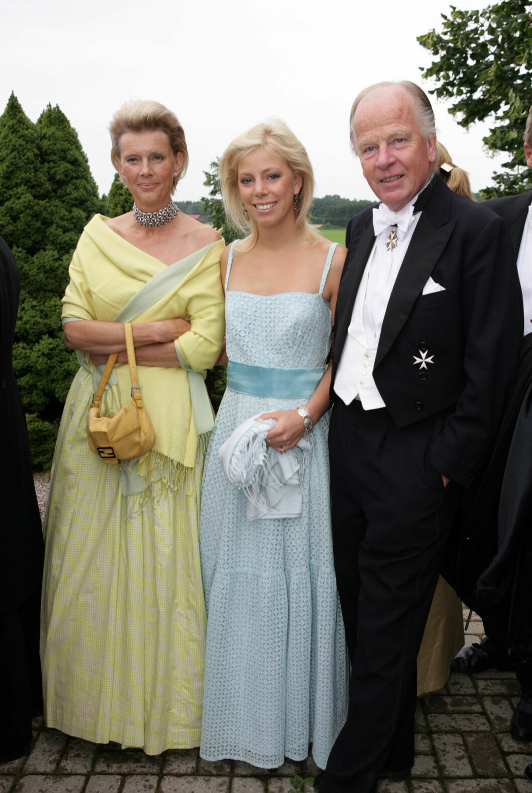 Många bröllopsgäster bodde på Björksunds slott som ägs och bebos av greveparet Nils och Cecilia Mörner. Söta dottern heter Lovisa. Många bröllopsgäster bodde på Björksunds slott som ägs och bebos av greveparet Nils och Cecilia Mörner. Söta dottern heter Lovisa.