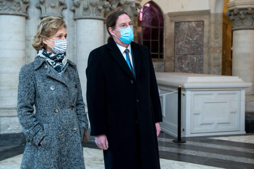 Prinsessan Delphine fick stöd av maken. Prinsessan Delphine Delphine Boel Gift med James O’Hare