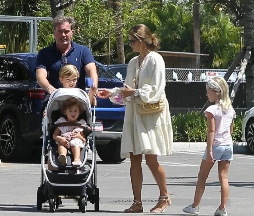 Hela familjen Bernadotte-O’Neill. Prinsessan Madeleine Prinsessan Adrienne Prinsessan Leonore Prins Nicolas Chris O’Neill Miami 2020