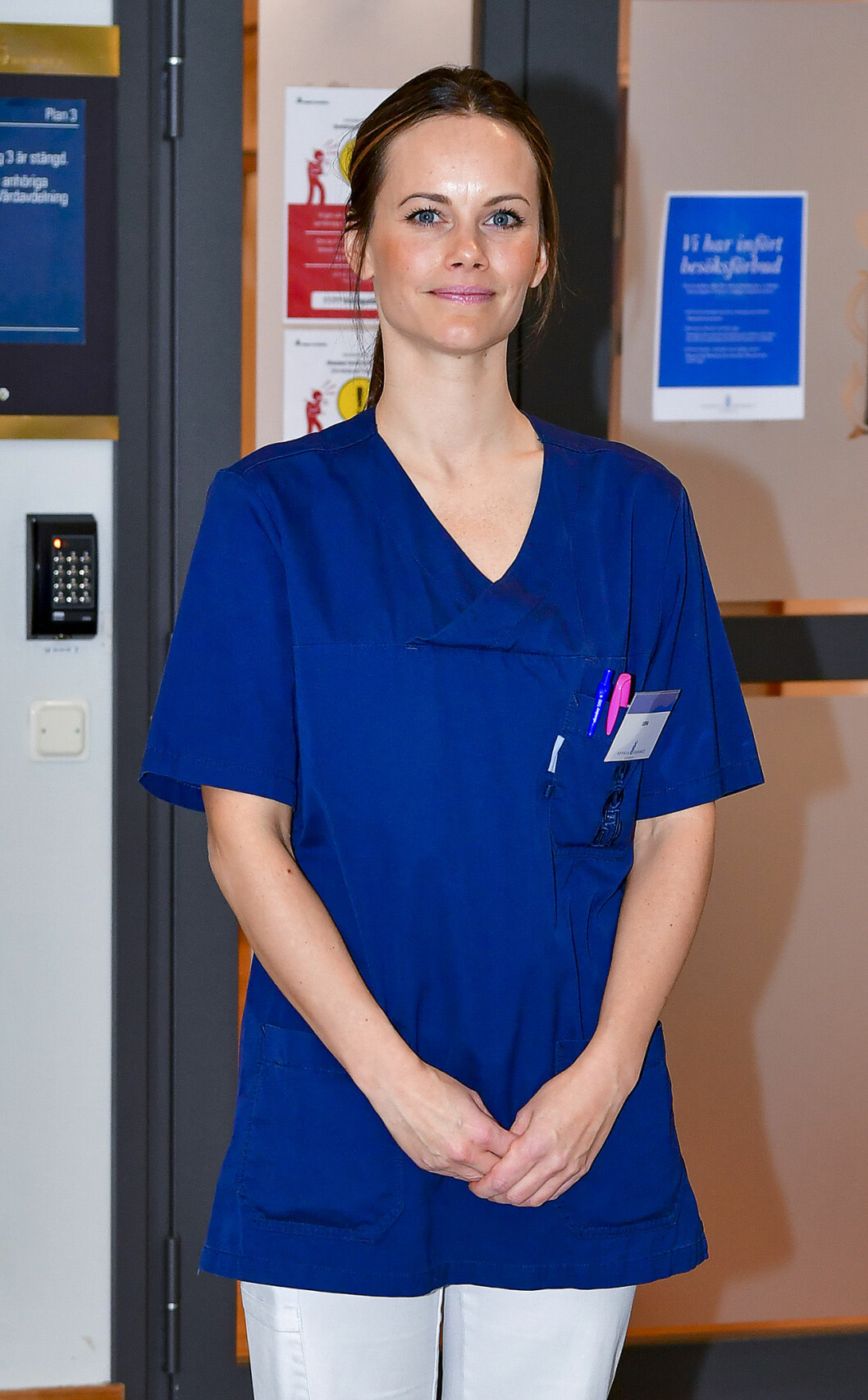 Prinsessan Sofia gick en sjukvårdsutbildning på Sophiahemmet och har hjälpt till att avlasta den ordinarie personalen med vissa uppgifter de senaste månaderna. Prinsessan Sofia på Sophiahemmet