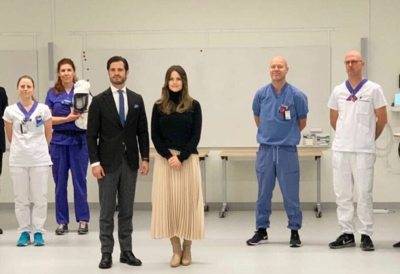 Med läkarna och sjuksköterskorna på IVA i Karlstad. Prinsessan Sofia Prins Carl Philip Centralsjukhuset Karlstad IVA pandemin